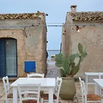 Casa Bonita Tiny House * Pachino